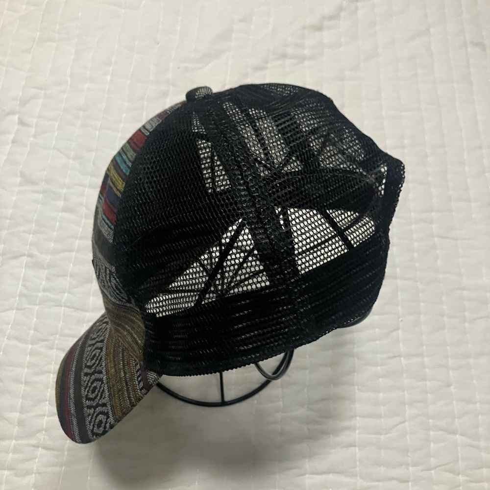 Beautiful Giant Multicolor Patterned Hat - Picture 2 of 6